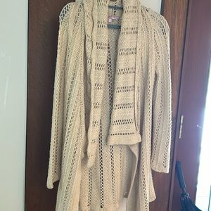 beige knitted throw/cardigan